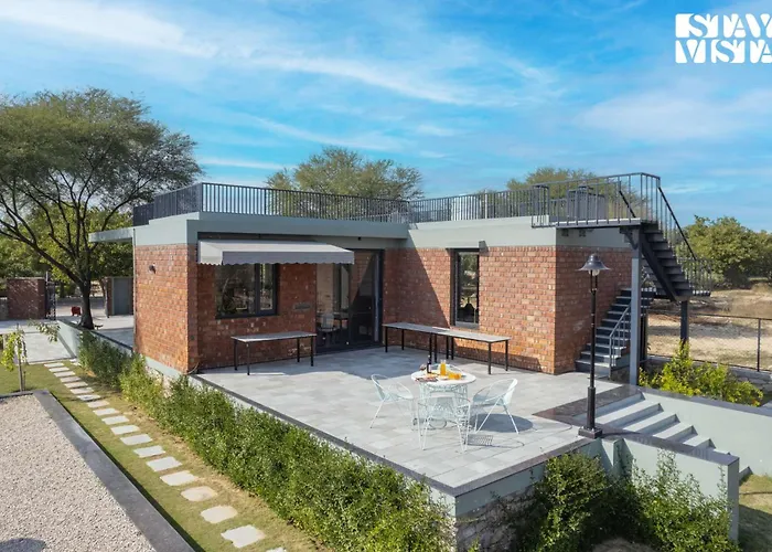 Stayvista\'S Kachnaar Villa - Pet-Friendly Villa With Lawn, Terrace & Indoor-Outdoor Games